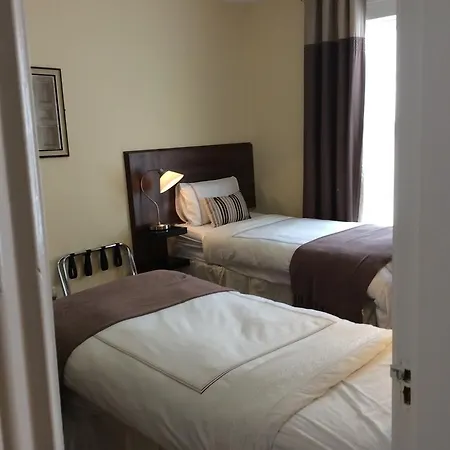 לינה וארוחת בוקר Kent House קורק